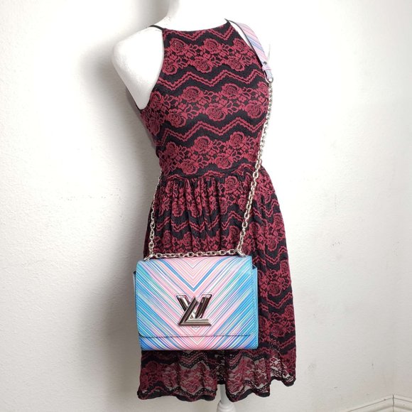 100% Authentic Louis Vuitton EPi Twist MM Shoulder Bag - Picture 16 of 16